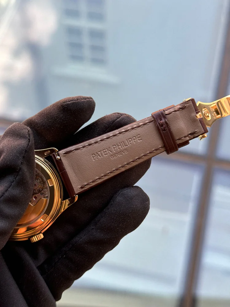 Patek Philippe Annual Calendar Extract from the archives